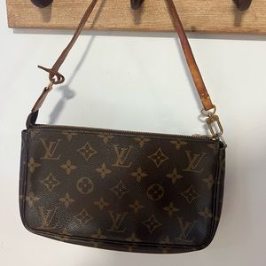 Louis Vuitton Pochette
